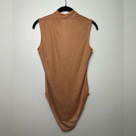 🤎 Zara Bodysuit, Medium Peach Tan Breathable Snap Closure Basic - Picture 2 of 5